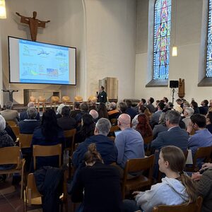 Blick in die volle Kirche bei der Innenstadtkonferenz Elberfeld