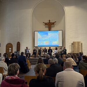 Blick in die volle Kirche bei der Innenstadtkonferenz Elberfeld
