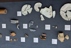 Archäologische Funde in einer Ausstellung